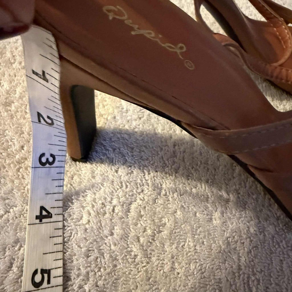 Women's Qupid Brown Strappy Block Heel Sandals Size 8 - Picture 14 of 15
